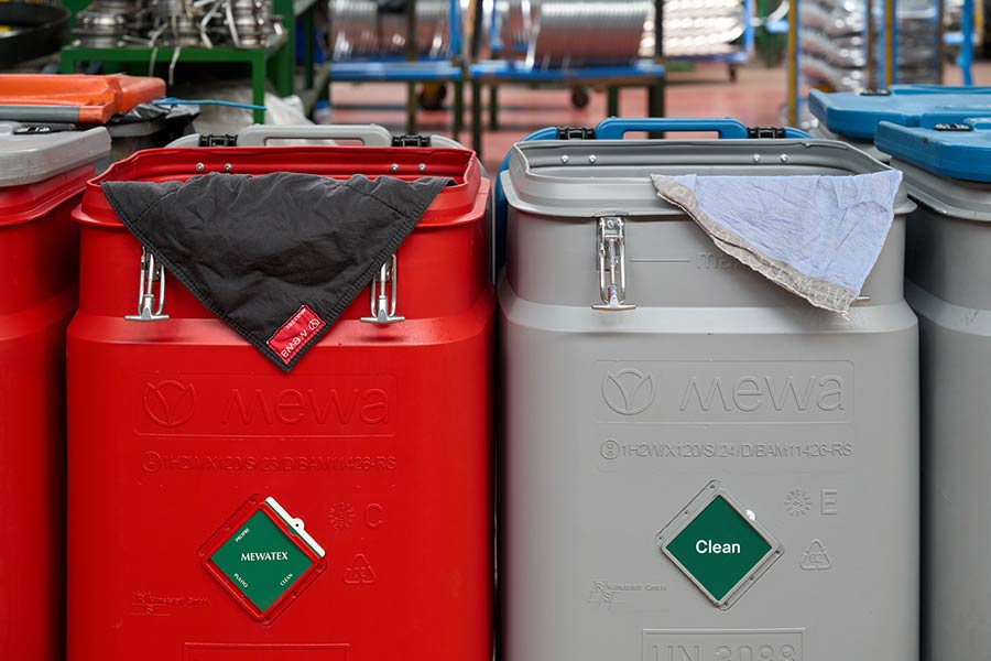 No SaCon, os panos e mantas absorventes são guardados em segurança (foto: Mewa)